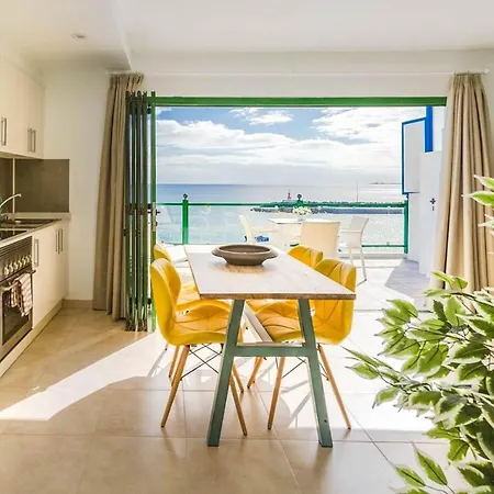Apartment Sea Breeze Ocean View