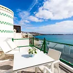 Sea Breeze Ocean View Appartamento